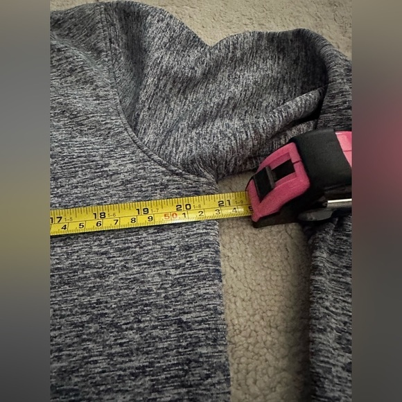 Under Armour Grey and Pink Sweatshirt / Hoodie Size Medium - Picture 2 of 7
